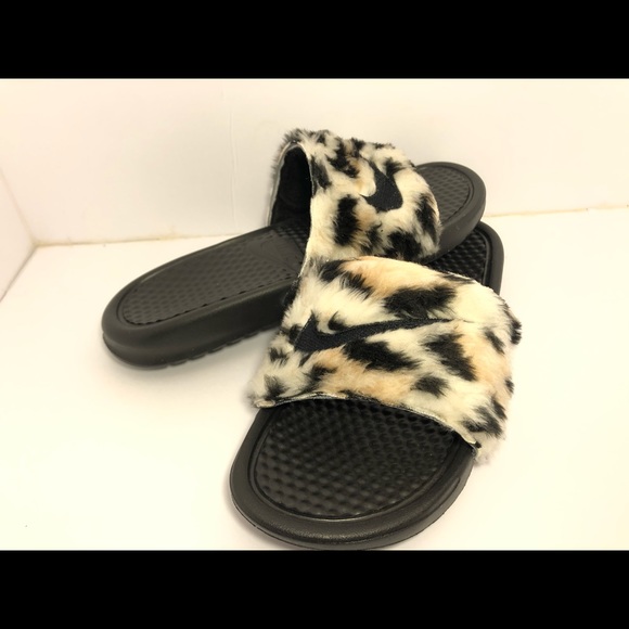 Furry Nike Slides - Picture 4 of 5